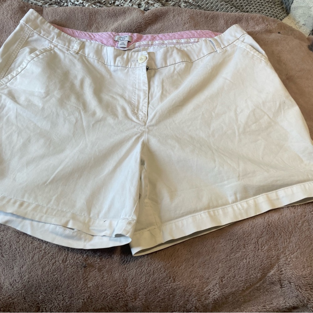 White shorts owned for one season! Ready to be worn for the summer months ahead